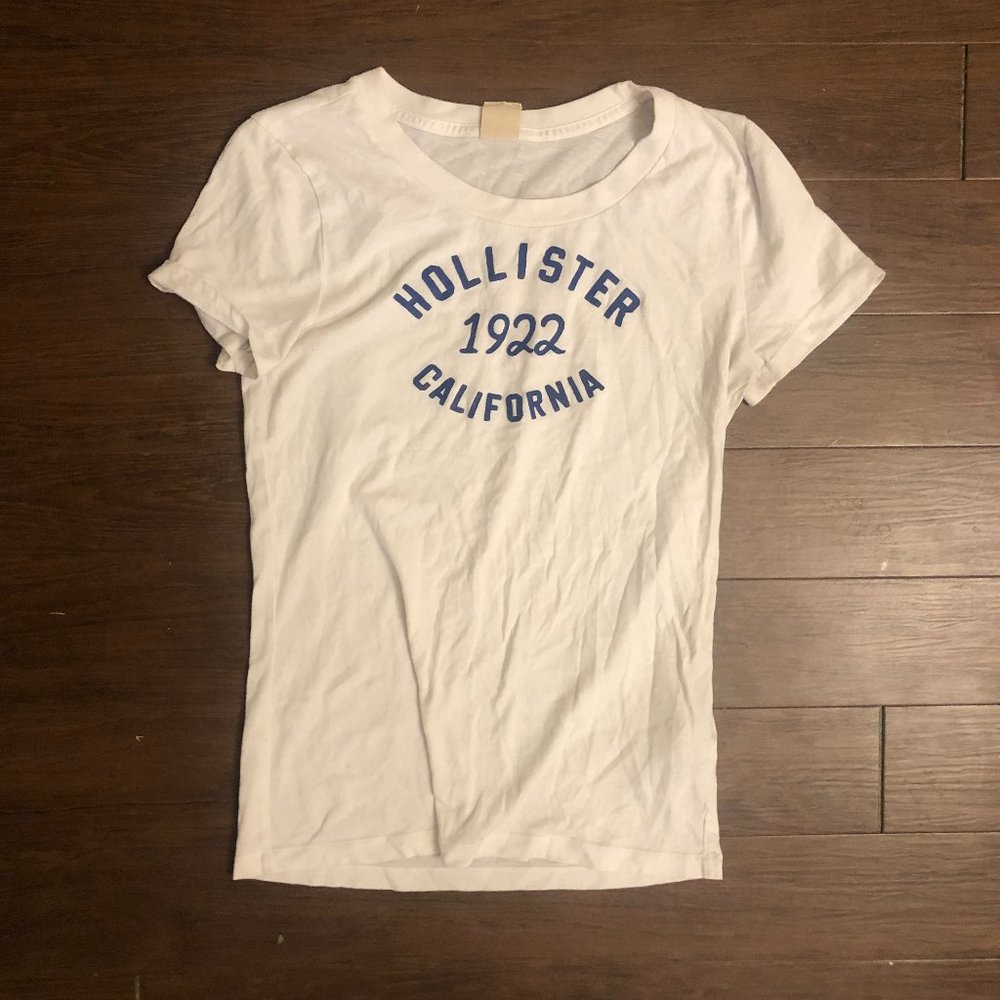 Free With Bundle Holister top